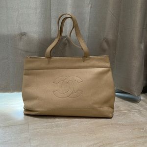 Vintage Chanel leather cream shopper with authenticity tag